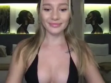 emilywarren296 – webcam model profile photo Image 11