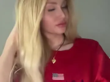 EmiliaWalker – webcam model profile photo Image 2