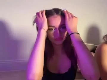 daani_hott – webcam model profile photo Image 16