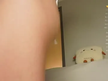 AndreaKalo – webcam model profile photo Image 2