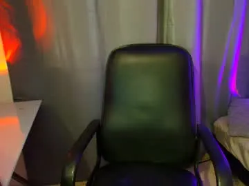 AshleyJenners cam session Image 9