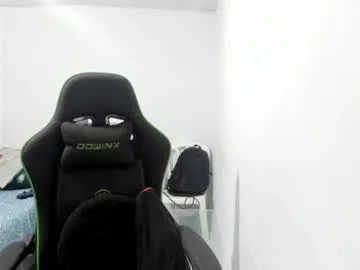 YiQiao – webcam model profile photo Image 7