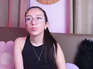 KylieSummer – webcam model profile photo Image 12