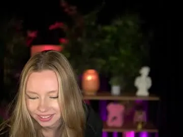 emily_huddson_ cam session Image 2