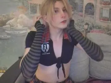 EmiliaWalker – webcam model profile photo Image 10