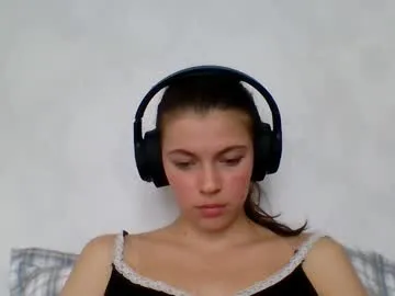 Gia – webcam model profile photo Image 6