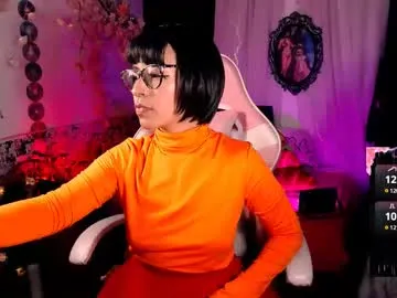 TheaMaleko – webcam model profile photo Image 4