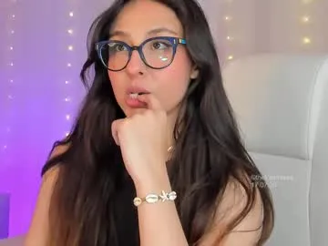 emilywarren296 – webcam model profile photo Image 10