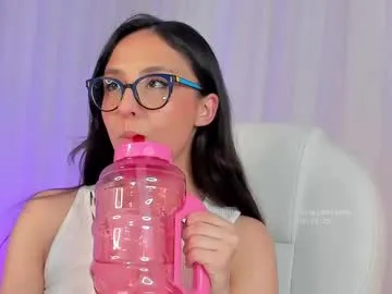 emilywarren296 – webcam model profile photo Image 14