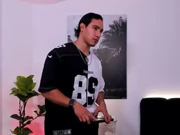 skinny_hottie18 – webcam model profile photo Image 4