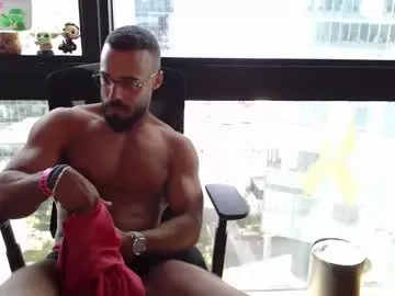 MartinaLeen – webcam model profile photo Image 11