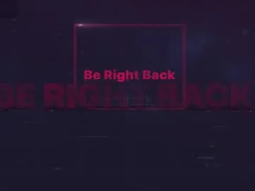 MartinaLeen – webcam model profile photo Image 2