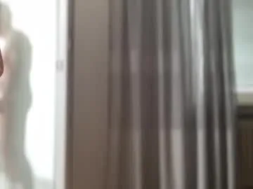 AdelinaLuuna – webcam model profile photo Image 10