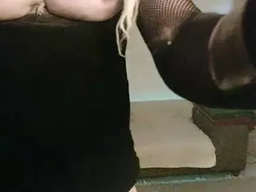 puki_hot – webcam model profile photo Image 6