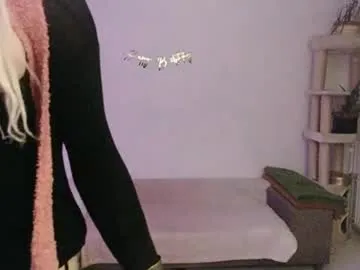 puki_hot – webcam model profile photo Image 7