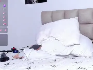 iamsomeone1234 – webcam model profile photo Image 11