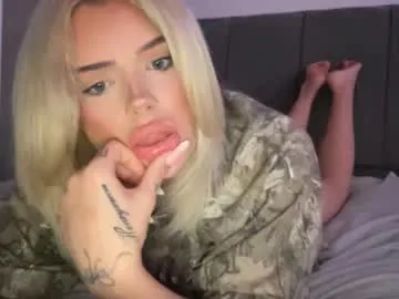 kat_ly_chan – webcam model profile photo Image 2