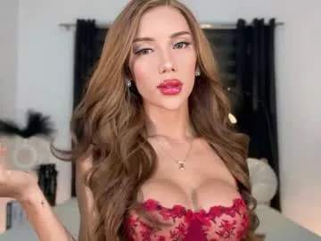 LeyahSummer – webcam model profile photo Image 2