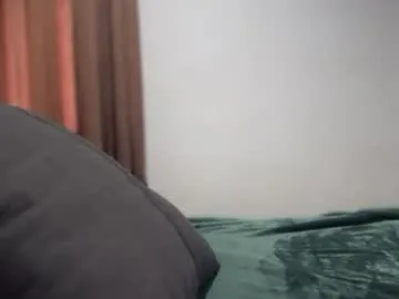 KiaMiles – webcam model profile photo Image 2