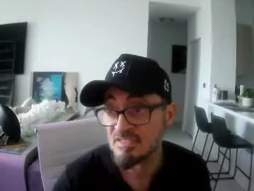 EmiliaWalker – webcam model profile photo Image 10