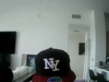 EmiliaWalker – webcam model profile photo Image 4