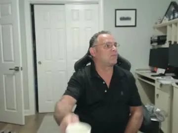 golden_girl_house – webcam model profile photo Image 12