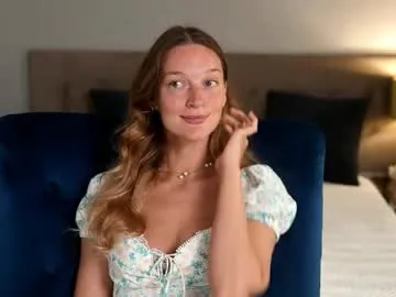 KiraMae – webcam model profile photo Image 6