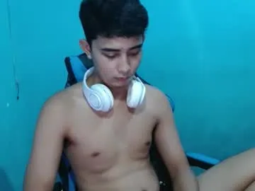 SashaCombs – webcam model profile photo Image 5