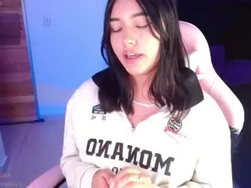 EmiliaWalker – webcam model profile photo Image 13