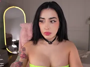 Skyller – webcam model profile photo Image 16