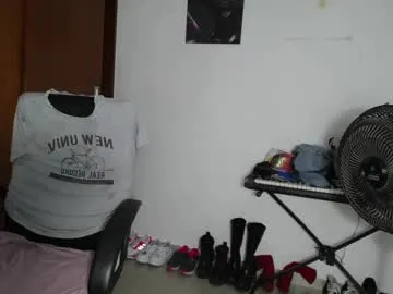 naomixjones1 – webcam model profile photo Image 3