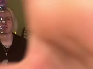 lickmypussy2412 – webcam model profile photo Image 12