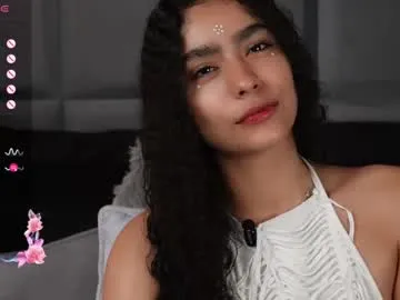 vicky_curly Image 6