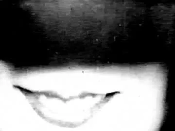 pureannuals – webcam model profile photo Image 2