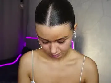 keranimaralaa33409304290 – webcam model profile photo Image 8