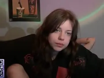 AlyCooper – webcam model profile photo Image 3