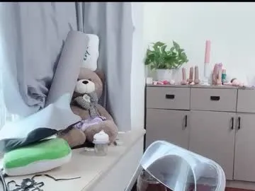 EmiliaWalker – webcam model profile photo Image 14