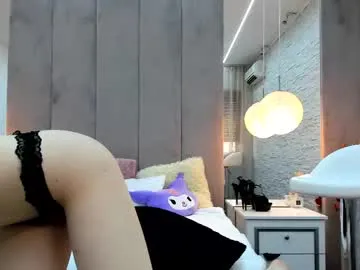 yana_miana Image 3