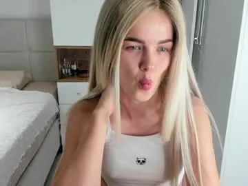 sunflower_28 – webcam model profile photo Image 17