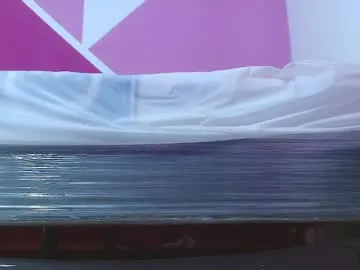 MiaYani – webcam model profile photo Image 19