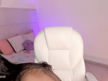 zoe_blake18 Image 3