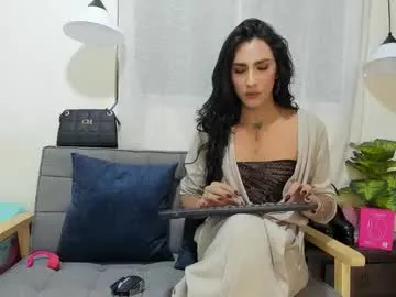 umarany – webcam model profile photo Image 18