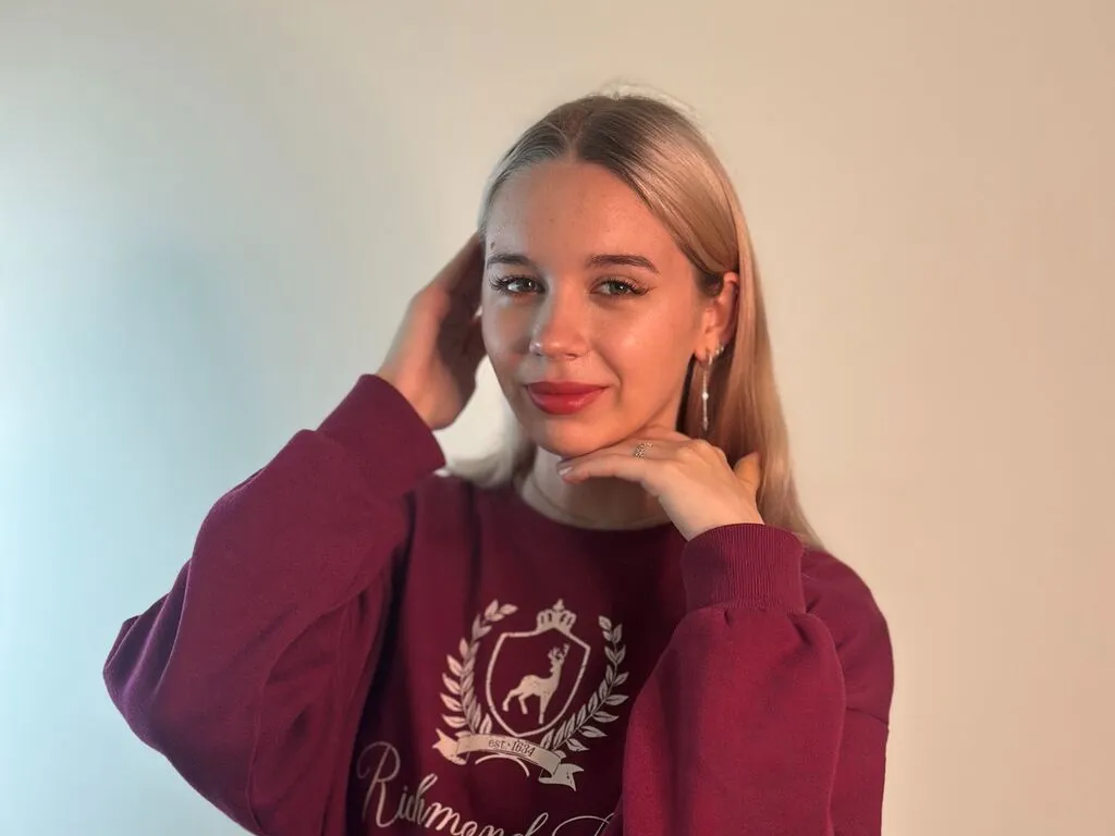 AliceWoody – webcam model profile photo